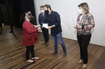 Foto - 21/09/21 - Homenagem aos Aposentados e Pensionistas - Teatro Juarez Machado