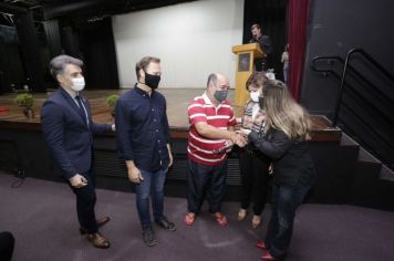 Foto - 21/09/21 - Homenagem aos Aposentados e Pensionistas - Teatro Juarez Machado