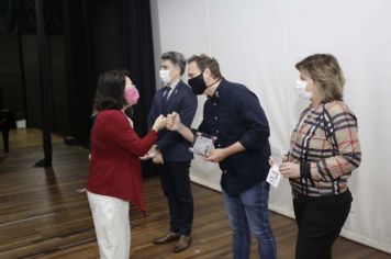 Foto - 21/09/21 - Homenagem aos Aposentados e Pensionistas - Teatro Juarez Machado