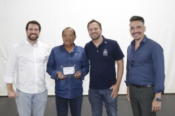 Foto - 22/03/22 - Homenagem dos Aposentados e Pensionistas - Tetro Juarez Machado