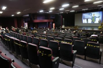 Foto - 29/06/21 -Homenagem aos Aposentados e Pensionistas - Tetro Juarez Machado