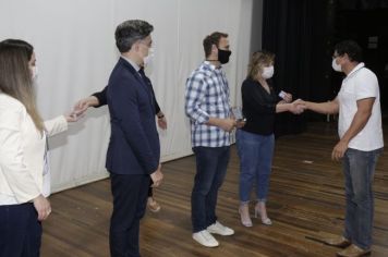 Foto - 27/10/21 - Homenagem aos Aposentados e Pensionistas - Teatro Juarez Machado