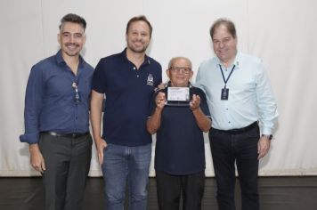 Foto - 22/03/22 - Homenagem dos Aposentados e Pensionistas - Tetro Juarez Machado