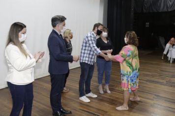 Foto - 27/10/21 - Homenagem aos Aposentados e Pensionistas - Teatro Juarez Machado