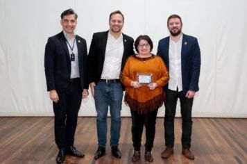 Foto - 01/06/22 - Homenagem dos Aposentados e Pensionistas - Tetro Juarez Machado