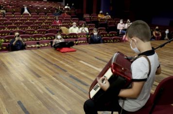 Foto - 21/09/21 - Homenagem aos Aposentados e Pensionistas - Teatro Juarez Machado