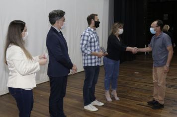 Foto - 27/10/21 - Homenagem aos Aposentados e Pensionistas - Teatro Juarez Machado